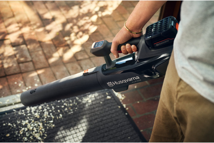 Husqvarna Aspire B8X-P4A with Battery and Charger